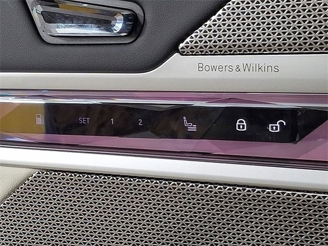 2025 Bmw 750e photo 14