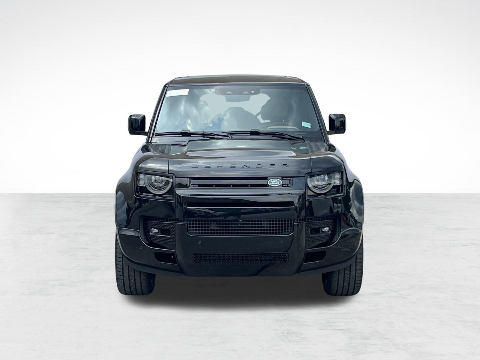 2025 Land Rover Defender 110 V8 photo 3