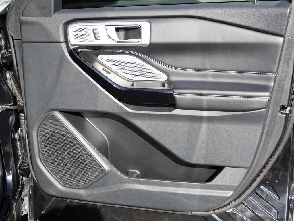 2021 Ford Explorer ST photo 12