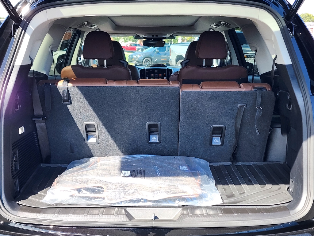 2025 Subaru Ascent Touring photo 2