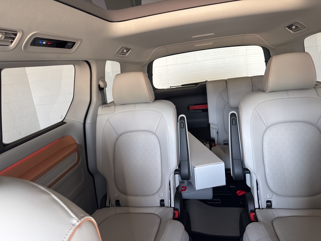 2025 Volkswagen ID. Buzz photo 19