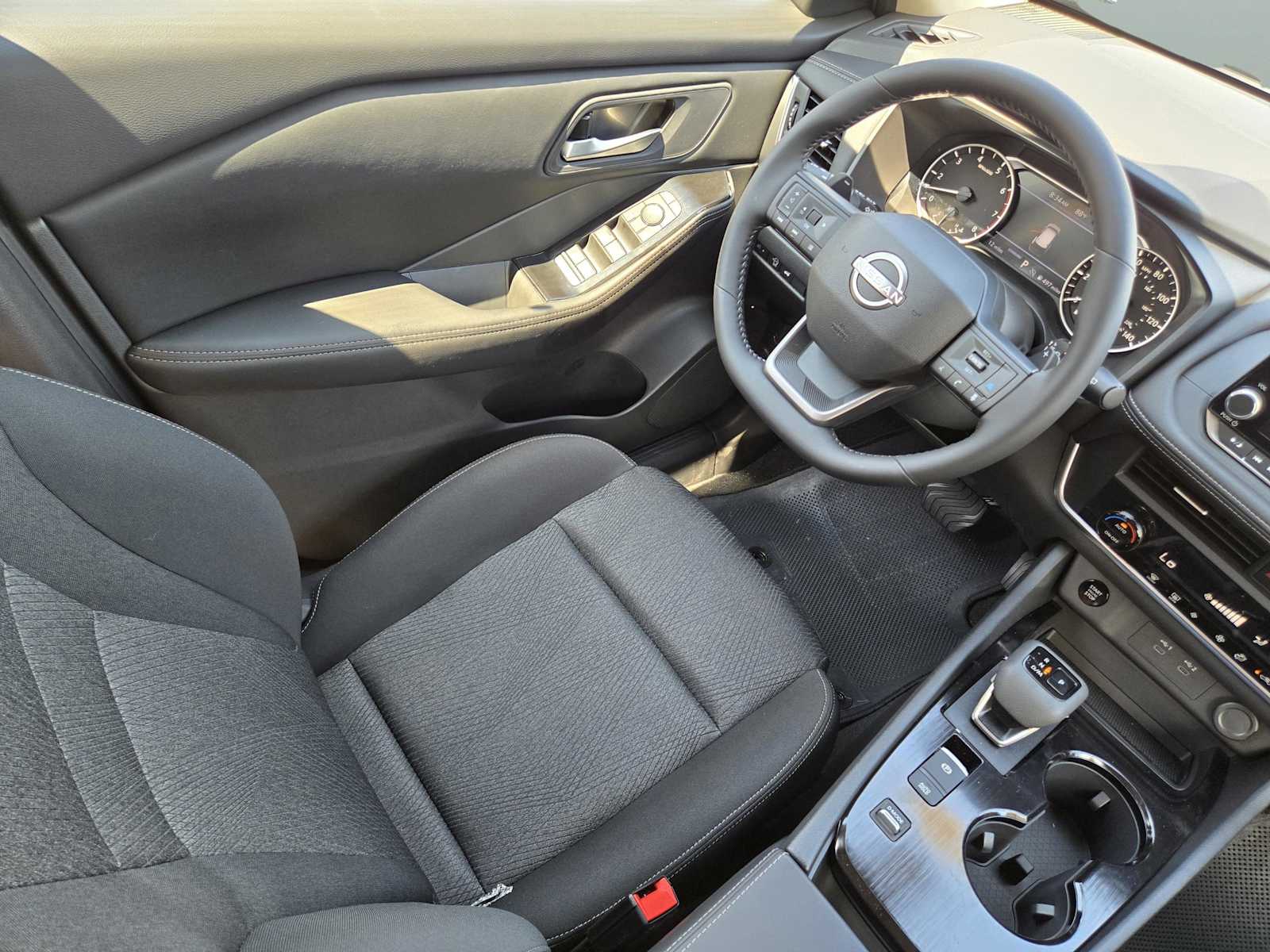 2026 Nissan Rogue SV photo 16