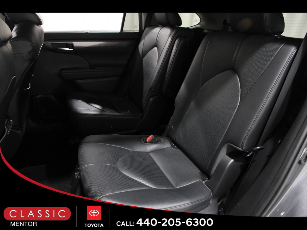 2021 Toyota Highlander Limited photo 17