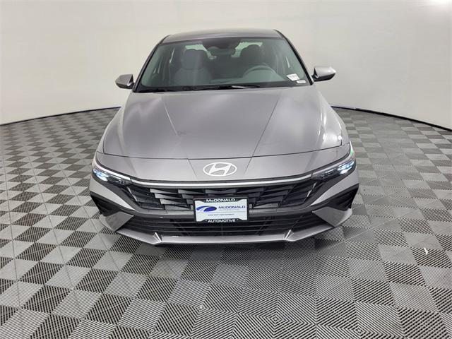 2025 Hyundai Elantra Hybrid Blue photo 2
