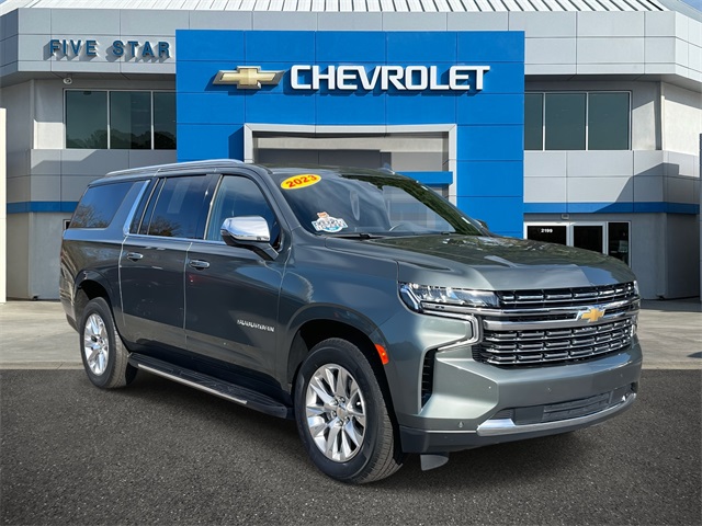 2023 Chevrolet Suburban Premier's photo