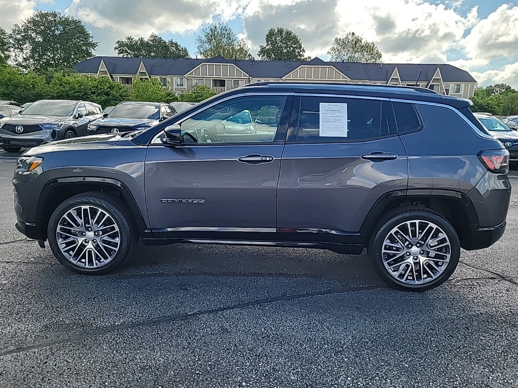 Used 2022 Granite Crystal Metallic Clearcoat Jeep Limited image 6