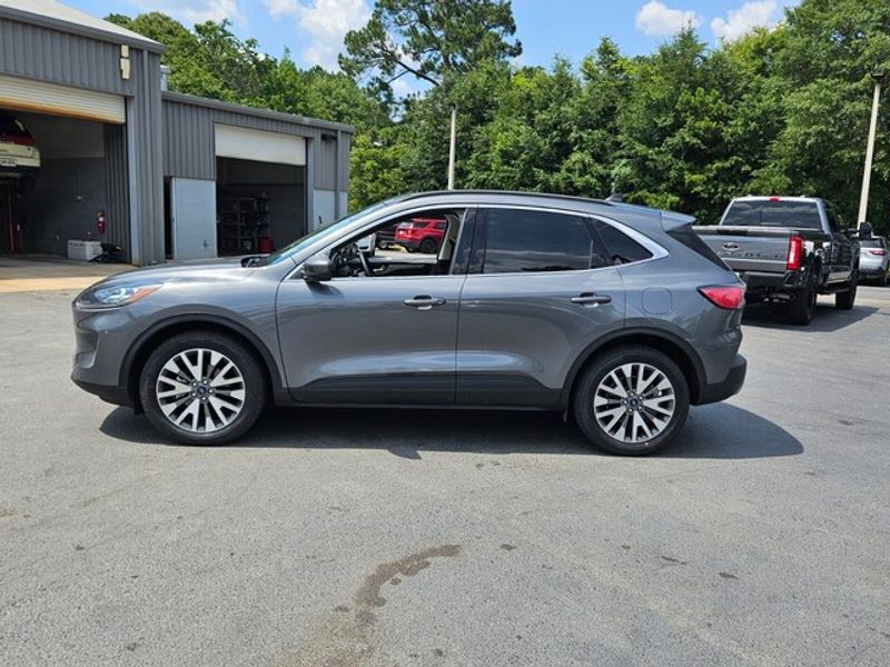 2022 Ford Escape Titanium Hybrid photo 4
