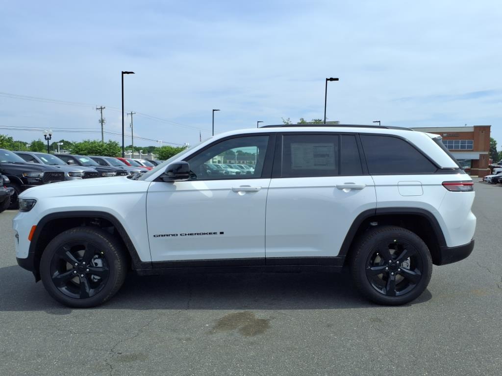2025 Jeep Grand Cherokee Limited photo 10
