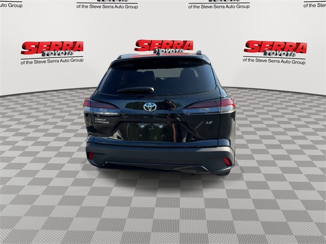 2026 Toyota Corolla Cross LE photo 8