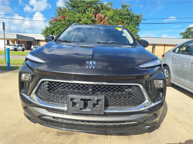 2024 Buick Encore GX Sport Touring photo 2