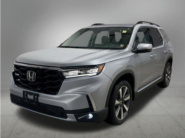 2025 Honda Pilot Touring's photo