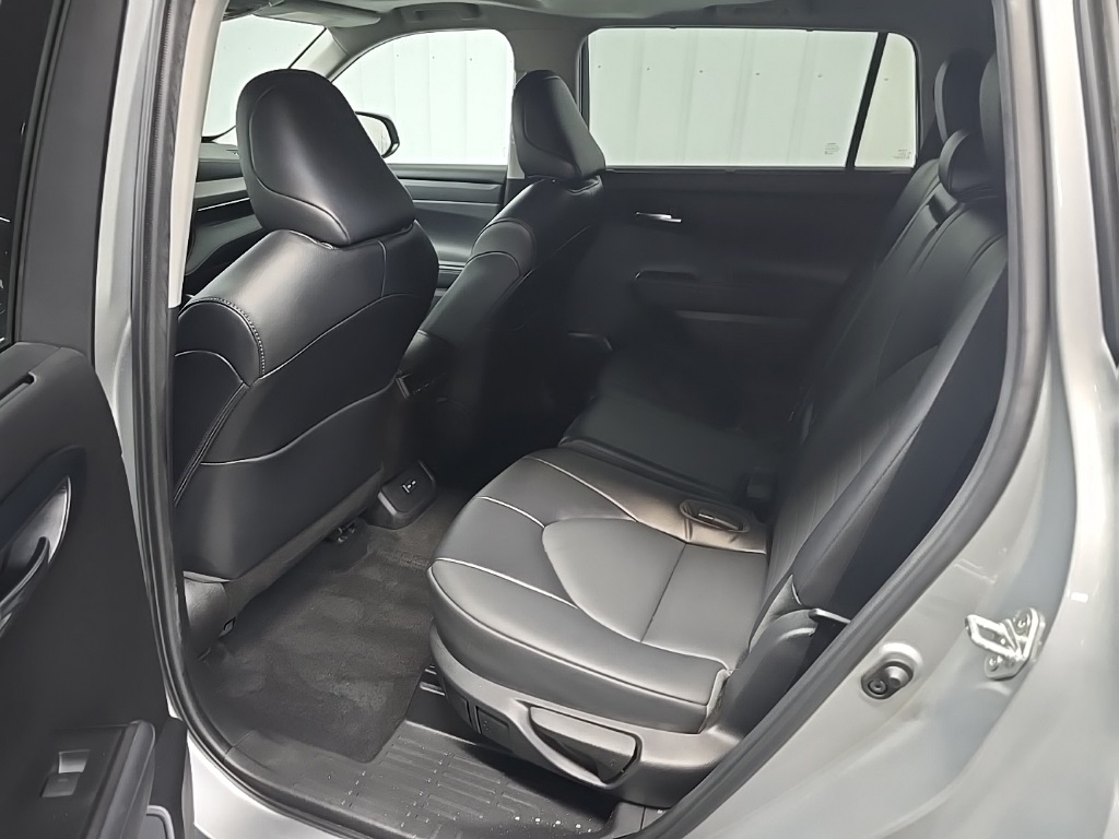 2022 Toyota Highlander XLE photo 31