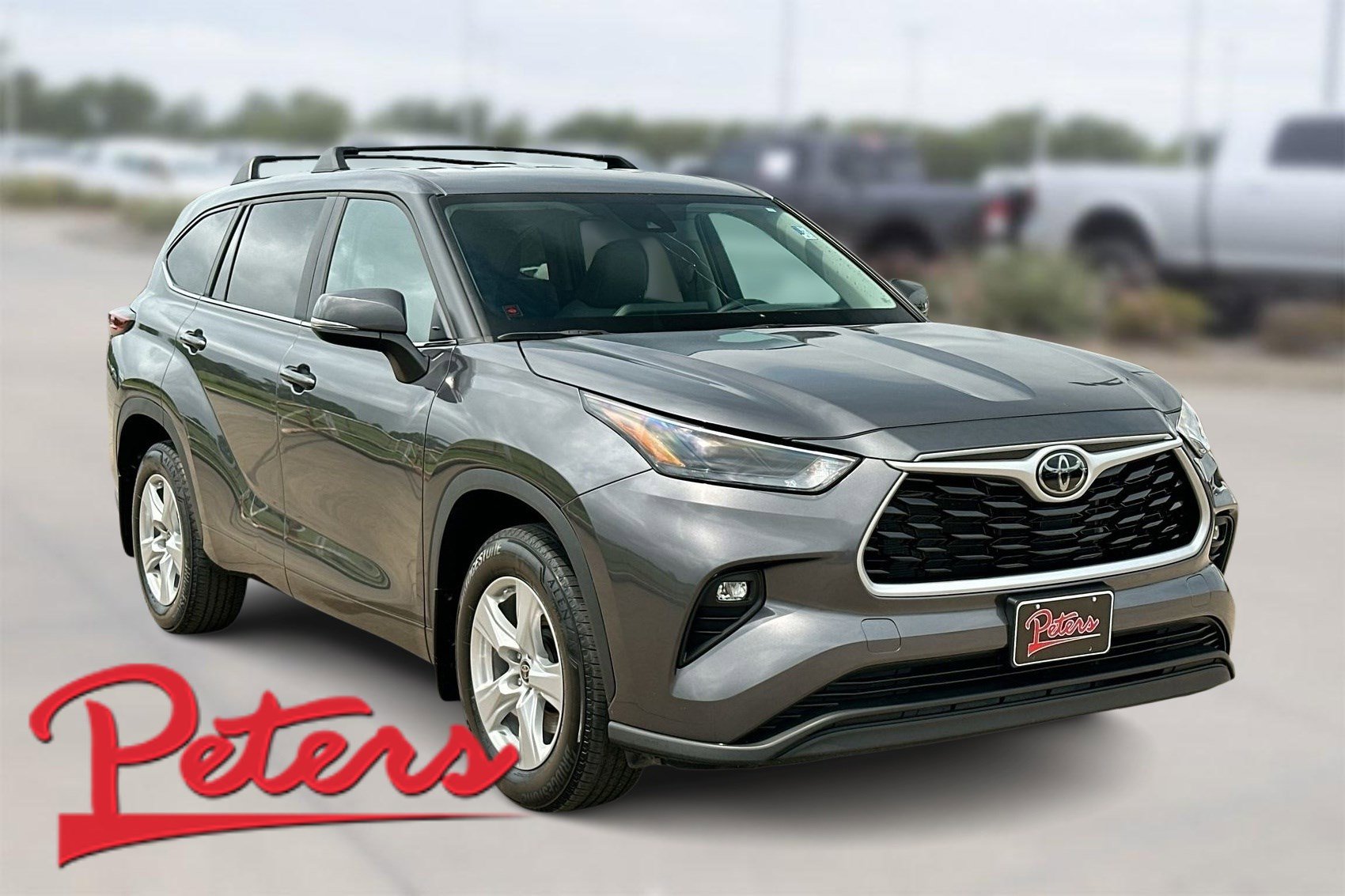 2023 Toyota Highlander LE's photo