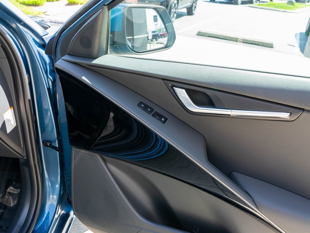 2025 Kia Niro EX photo 8