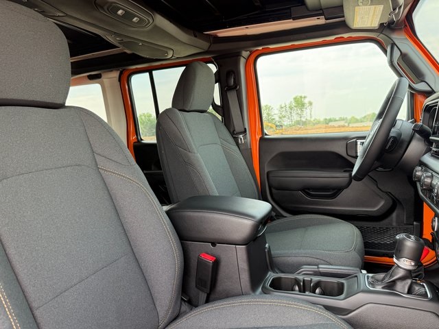 2025 Jeep Wrangler Willys photo 18