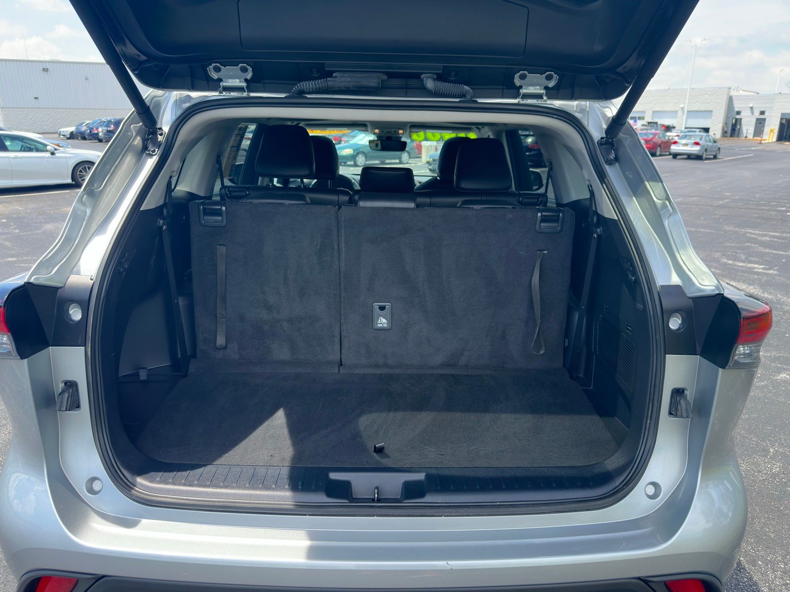 2024 Toyota Highlander XLE photo 35