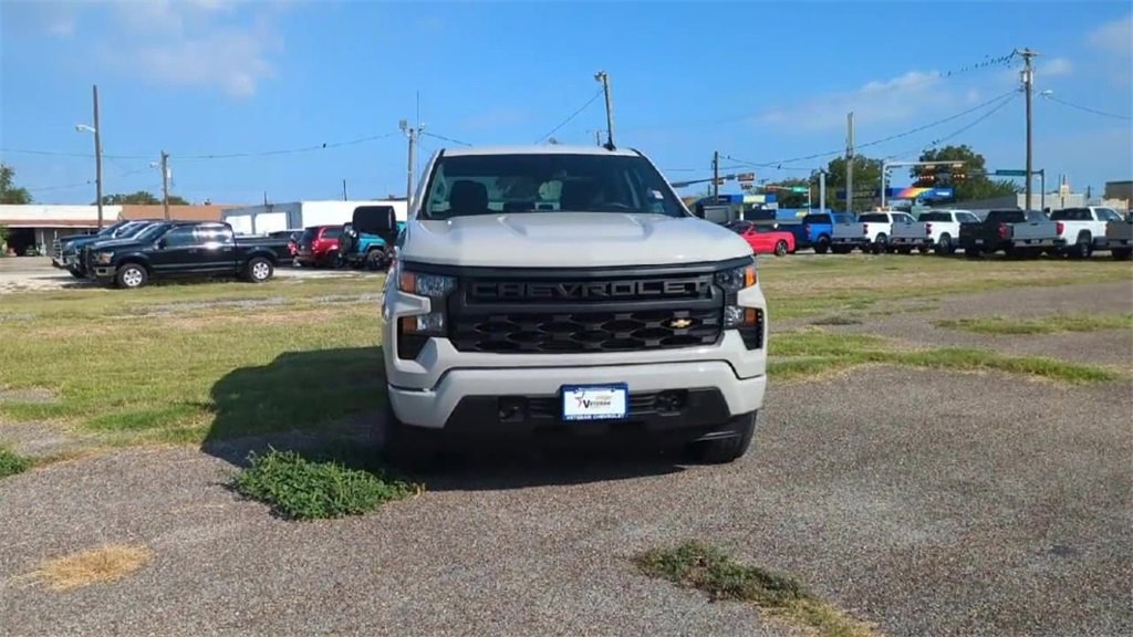 2026 Chevrolet Silverado 1500 Custom photo 3