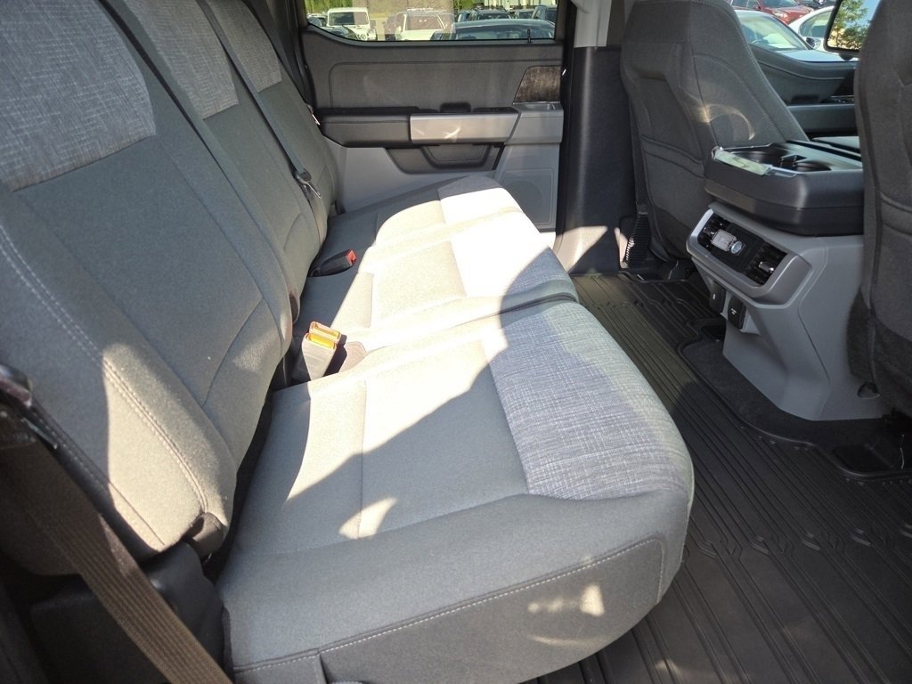 2023 Ford F-150 Lightning XLT photo 5