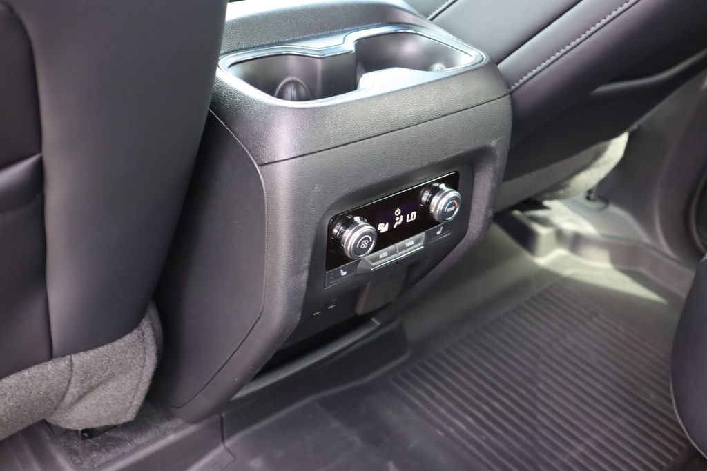 2024 Gmc Acadia AT4 photo 22