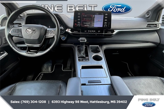 2023 Toyota Sienna XSE photo 12