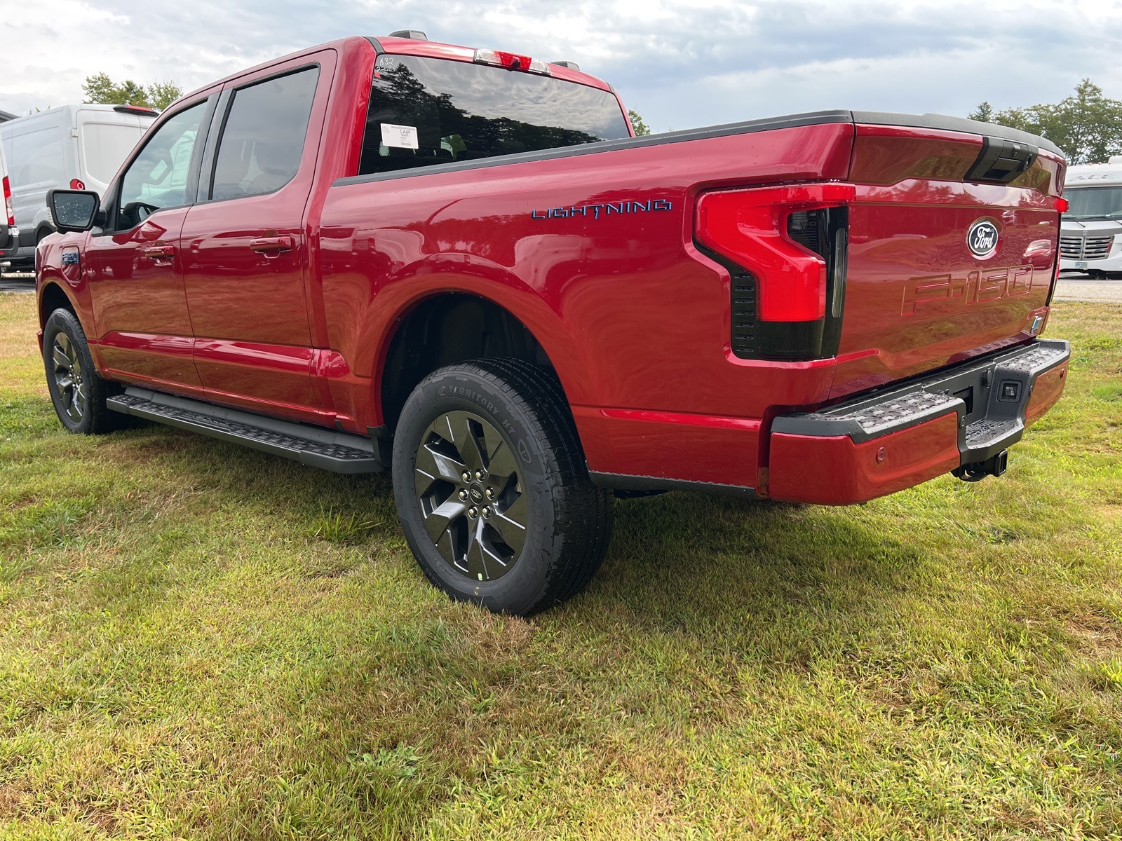 2025 Ford F-150 Lightning photo 4