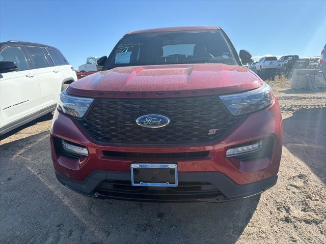 2021 Ford Explorer ST photo 2