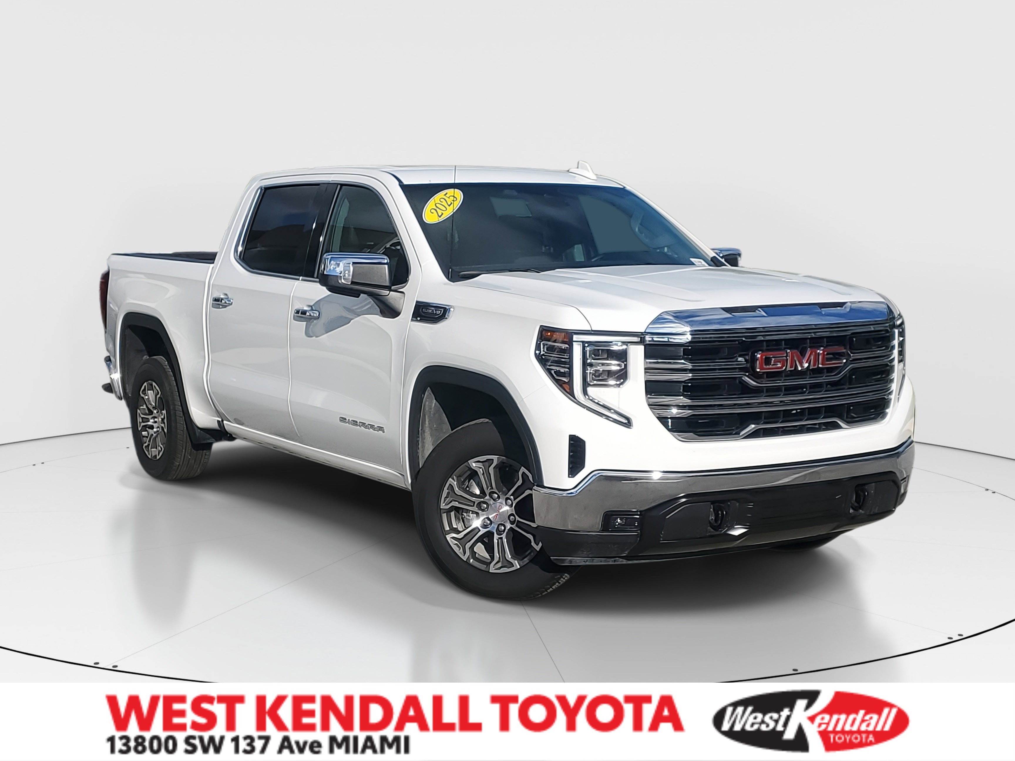 2025 GMC Sierra 1500 SLT's photo