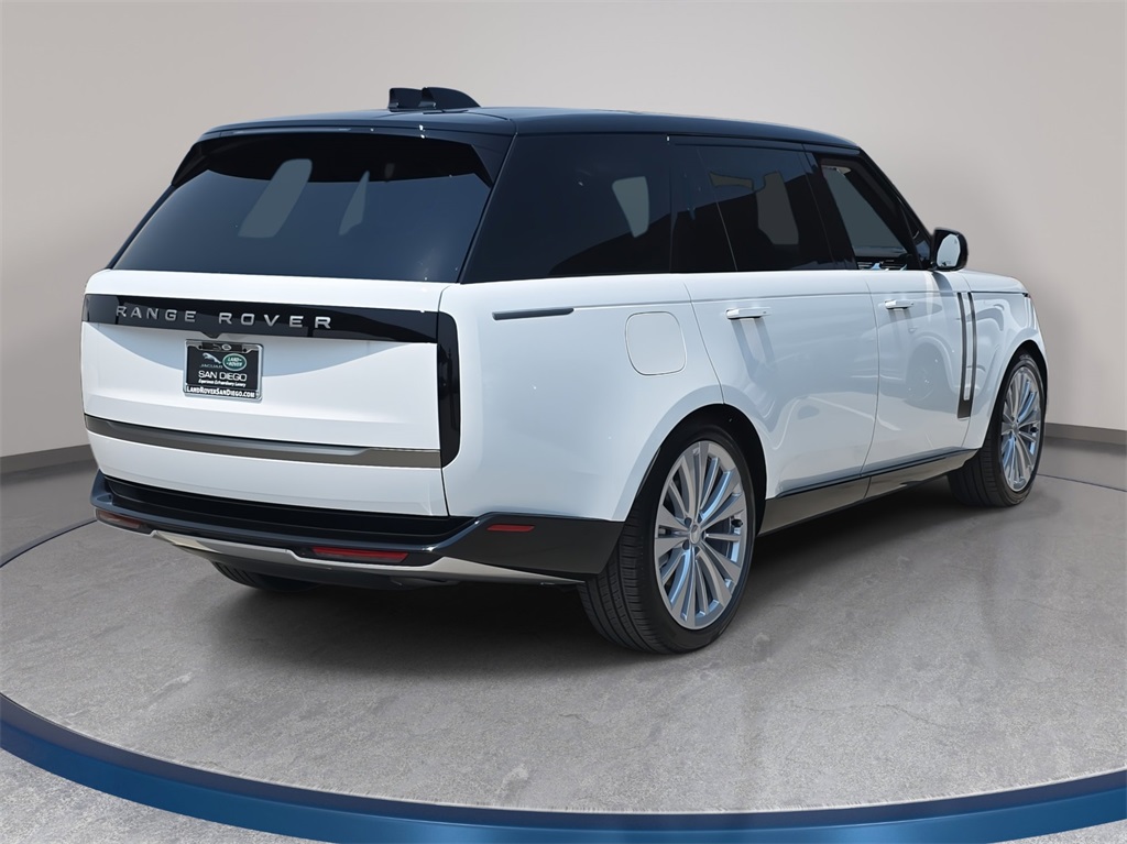 2025 Land Rover Range Rover SE photo 5