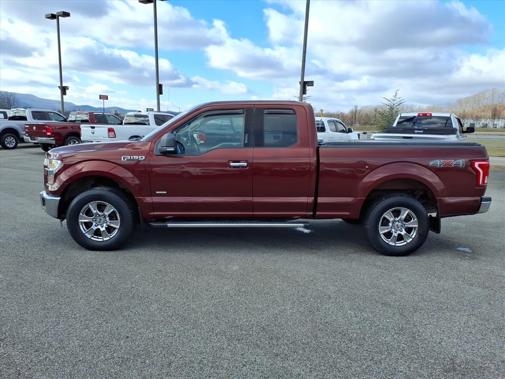 2015 Ford F-150 XLT photo 2