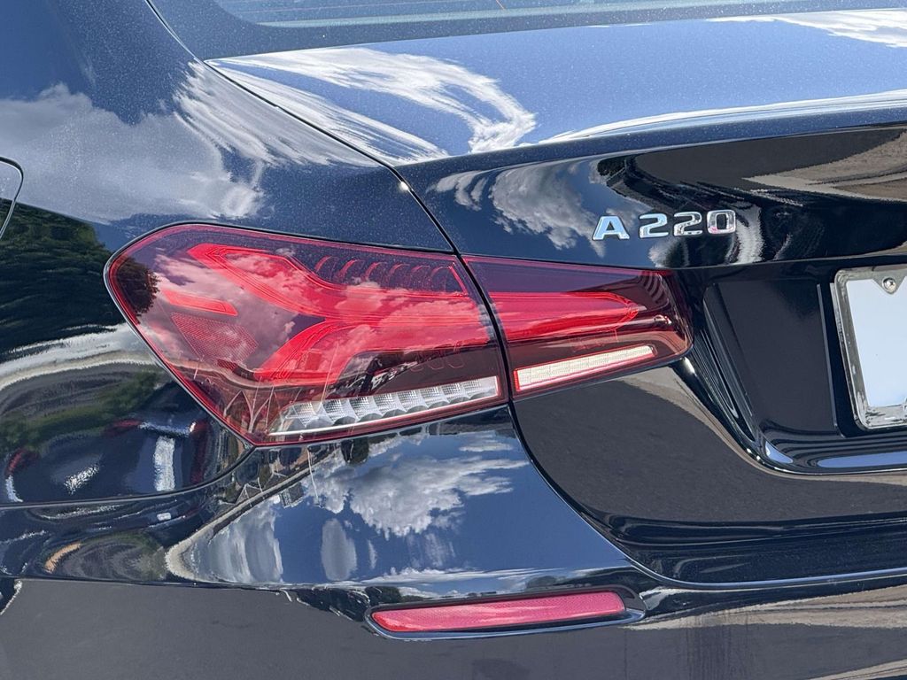 2022 Mercedes Benz A 220 4MATIC photo 11