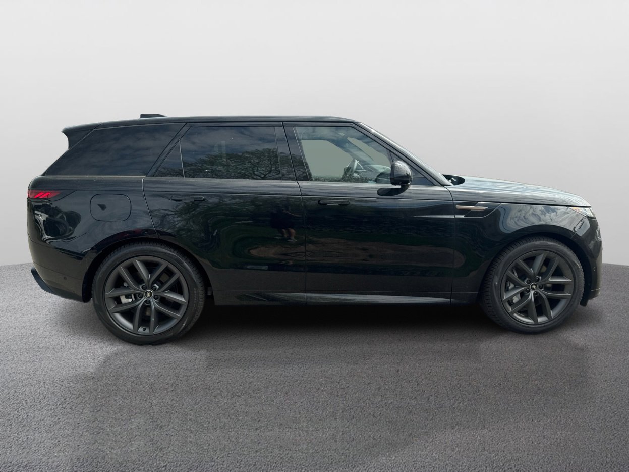 2025 Land Rover Range Rover Sport SE photo 4