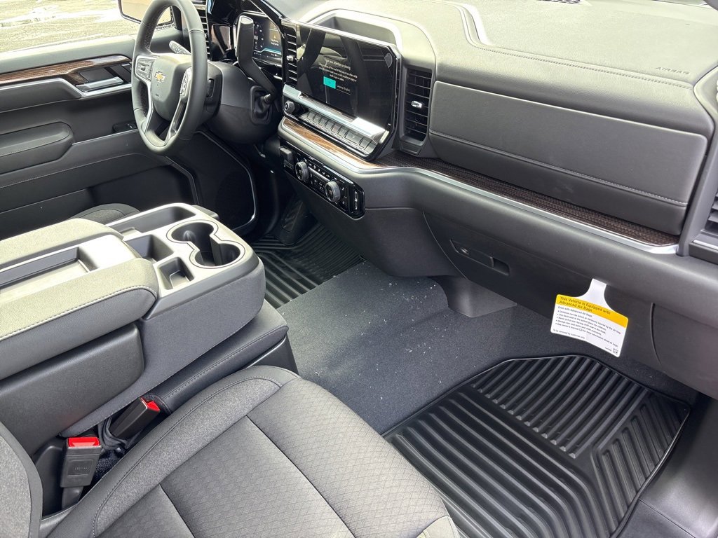 2025 Chevrolet Silverado 1500 LT photo 23