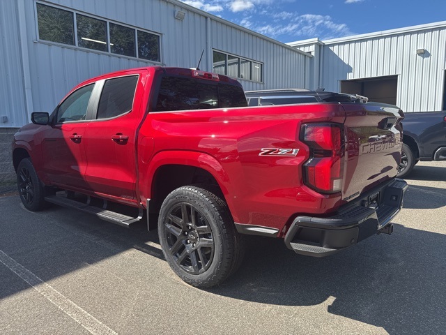 2025 Chevrolet Colorado Z71 photo 3