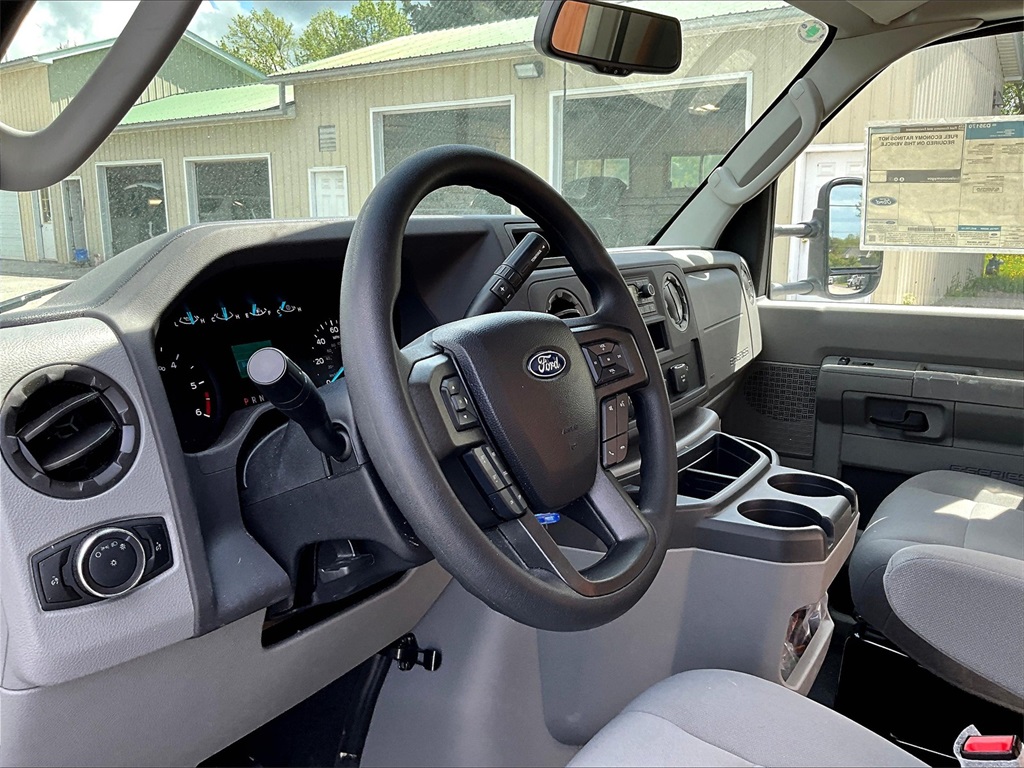 2025 Ford E-350 photo 8