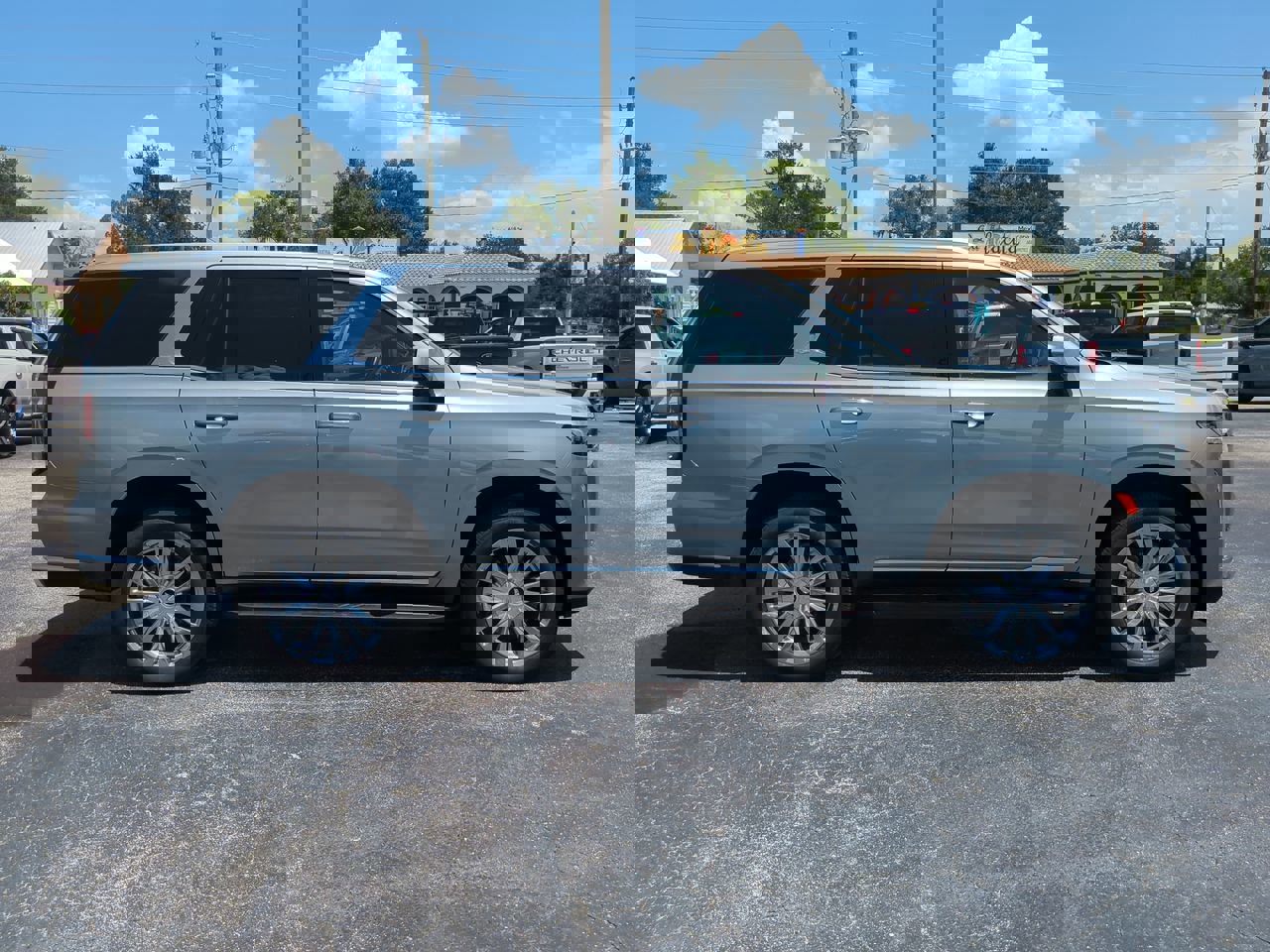 2024 Cadillac Escalade Premium Luxury photo 3