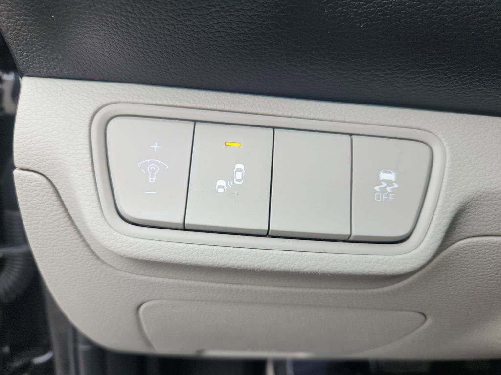 2022 Kia Forte LXS photo 23