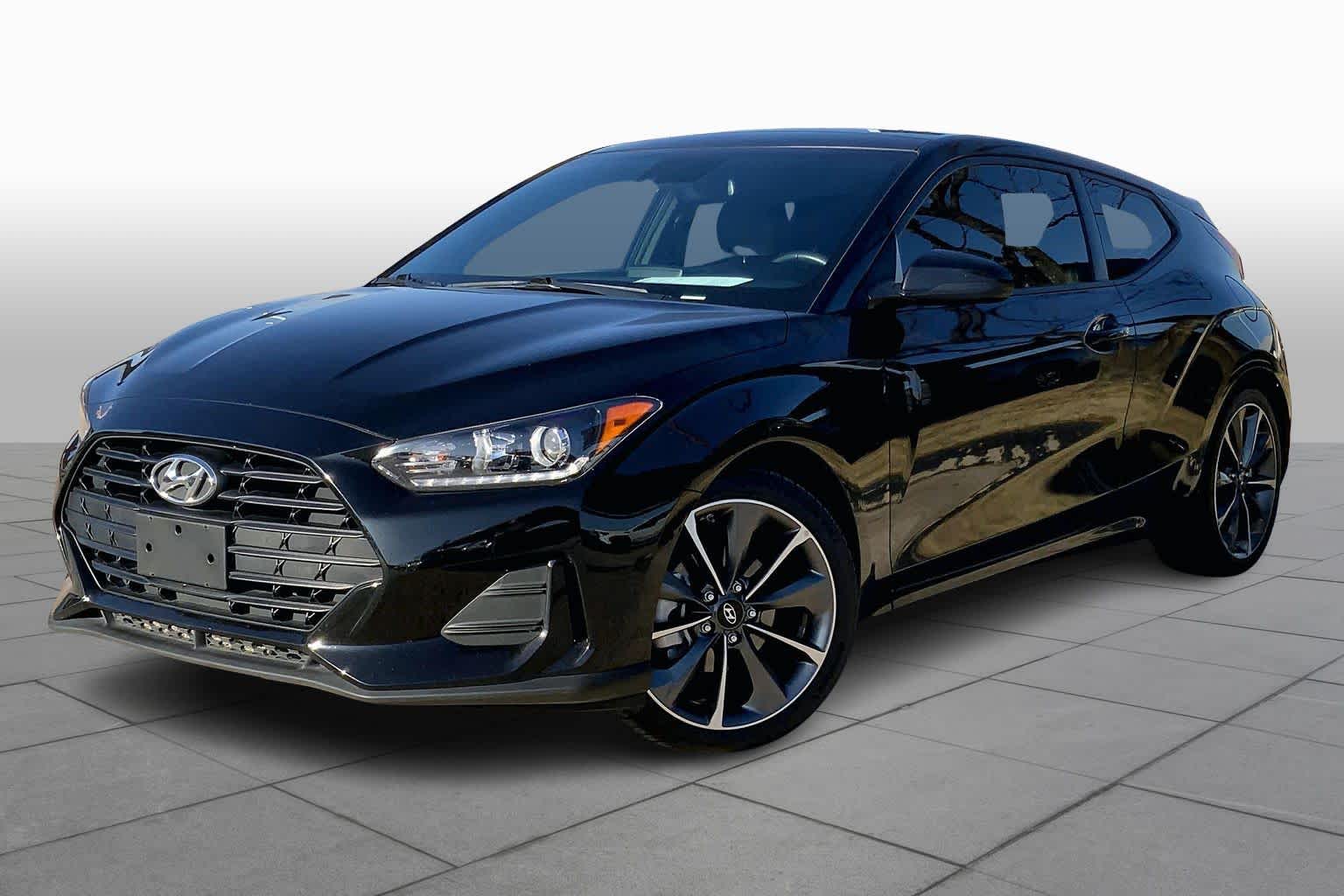 2021 Hyundai Veloster Premium's photo