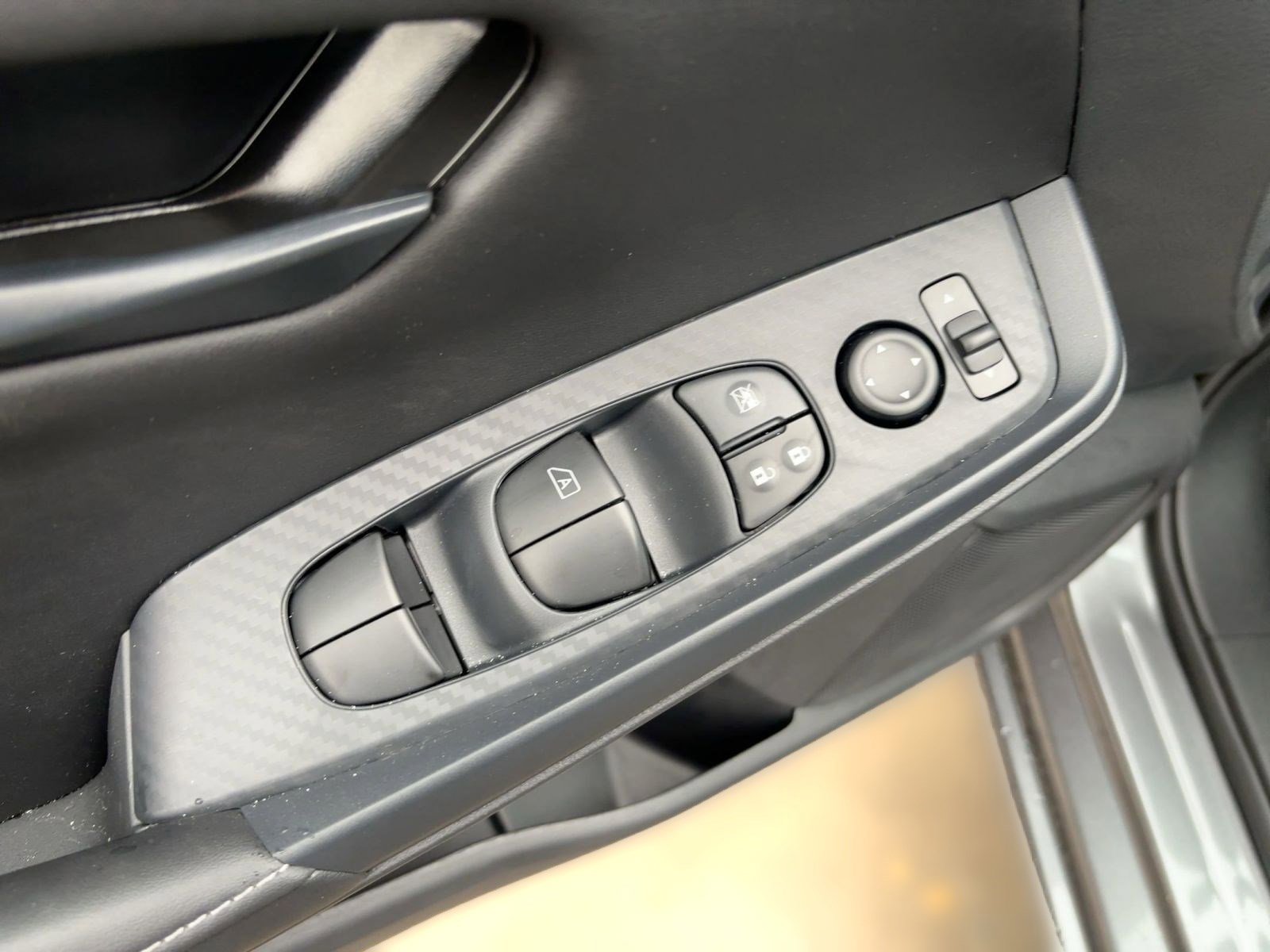 2025 Nissan Sentra S photo 18