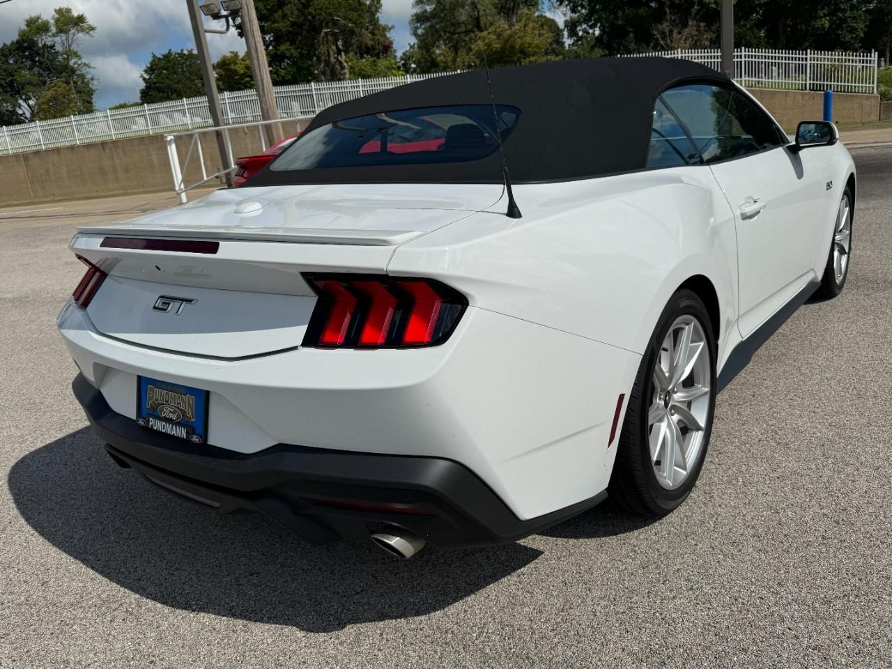 2024 Ford Mustang GT Premium Convertible photo 2