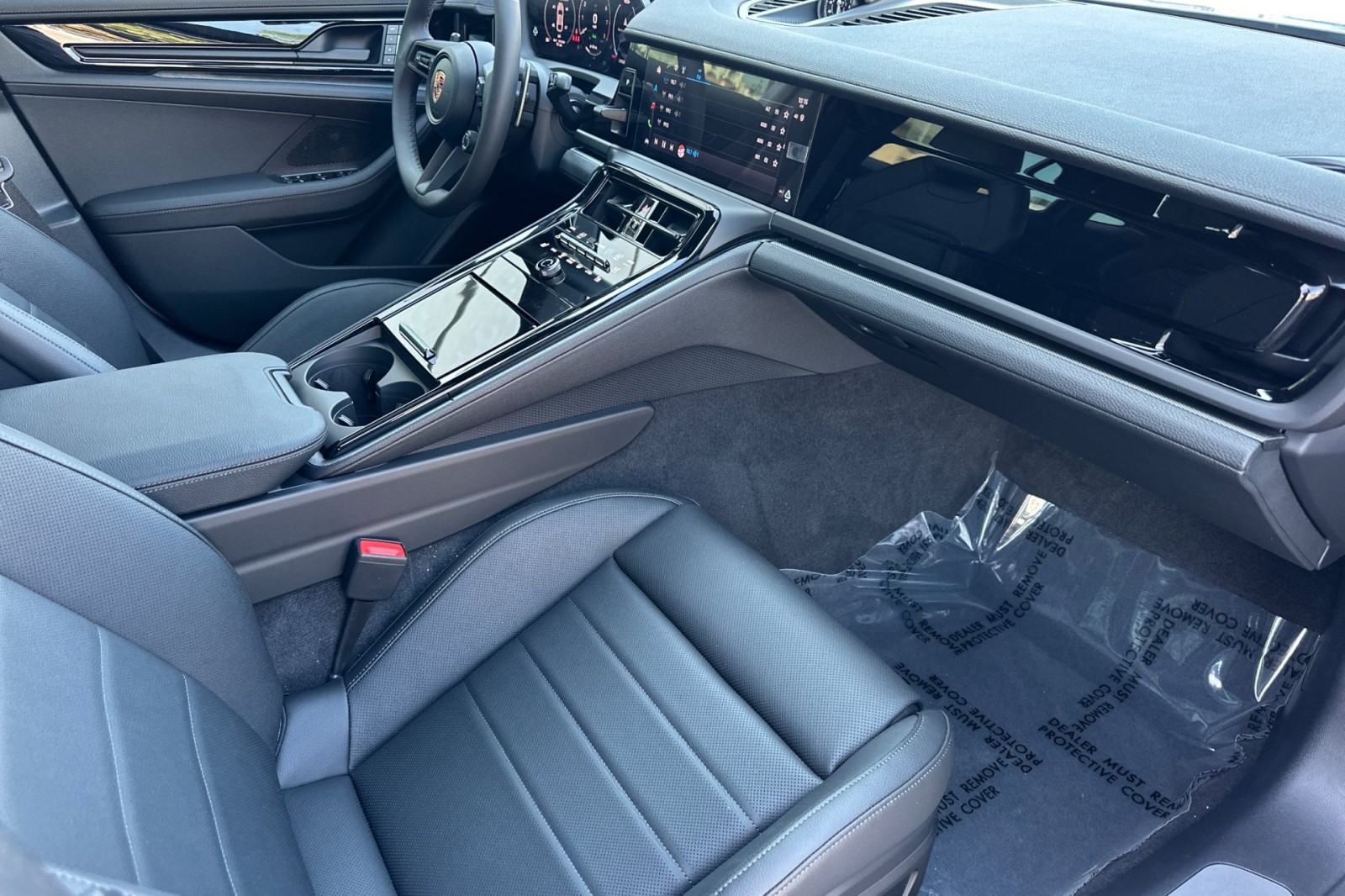 2026 Porsche Panamera 4 E-Hybrid photo 18