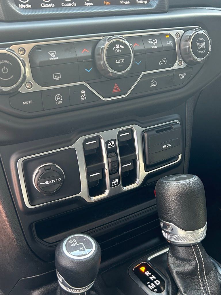 2021 Jeep Wrangler Unlimited Sahara photo 32