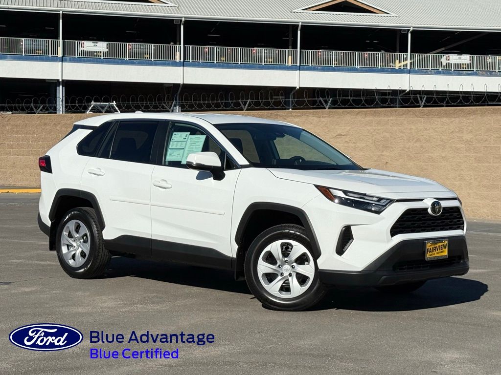 2024 Toyota RAV4 LE