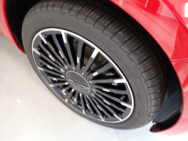 2024 Fiat 500e Red photo 8