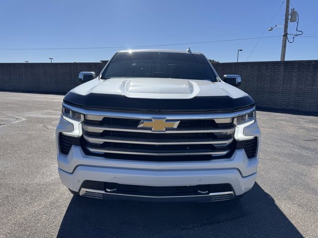 2023 Chevrolet Silverado 1500 High Country photo 2