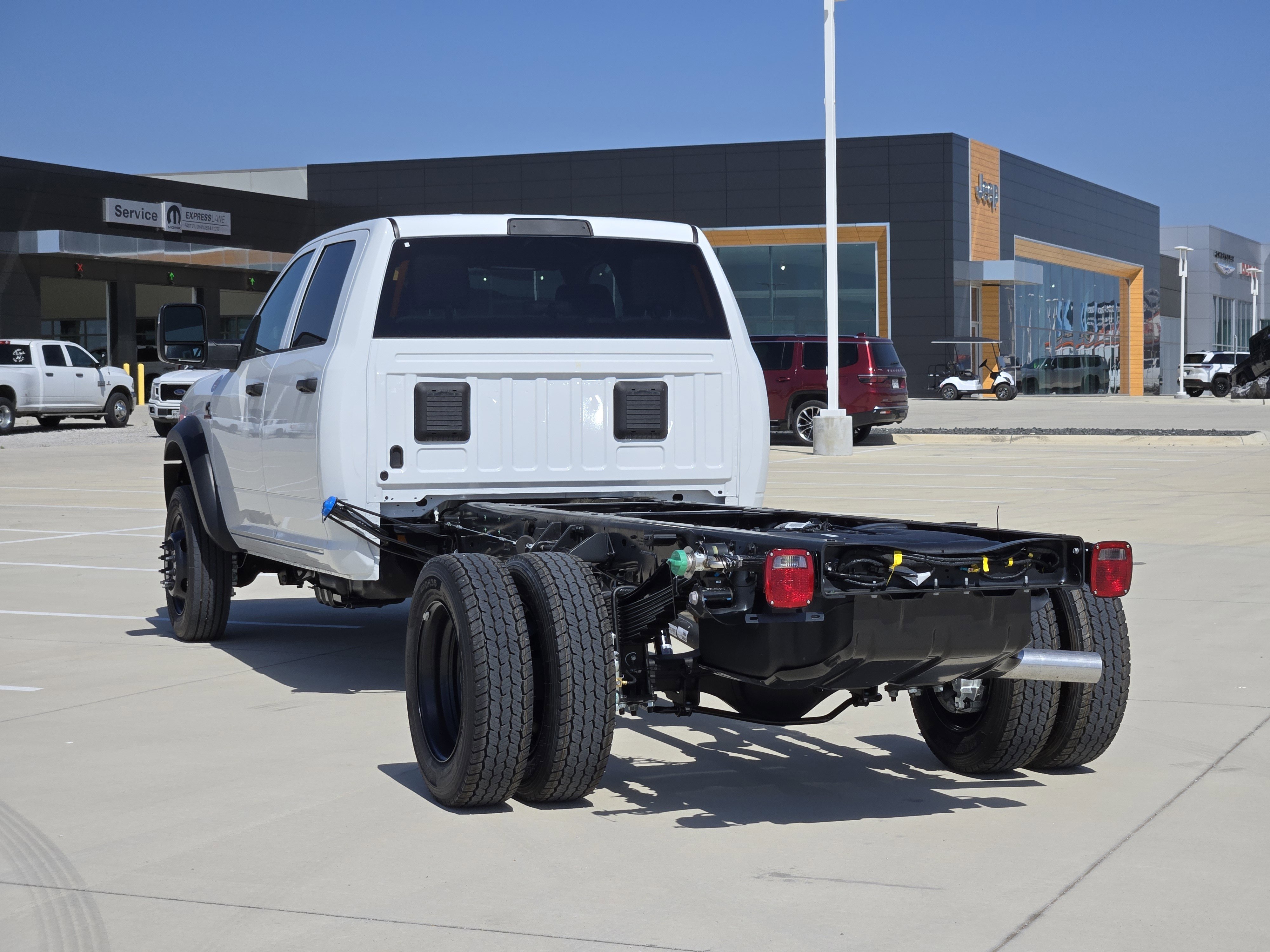 2025 Ram 5500 Tradesman photo 3