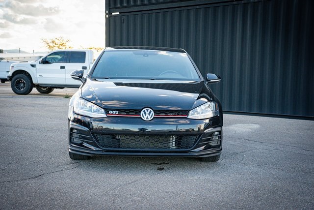 2018 Volkswagen Golf GTI S photo 2