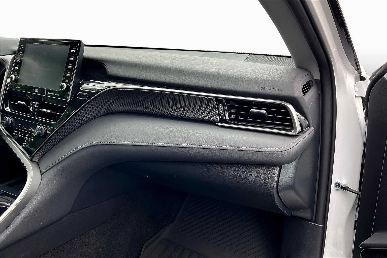 2024 Toyota Camry XSE V6 photo 16