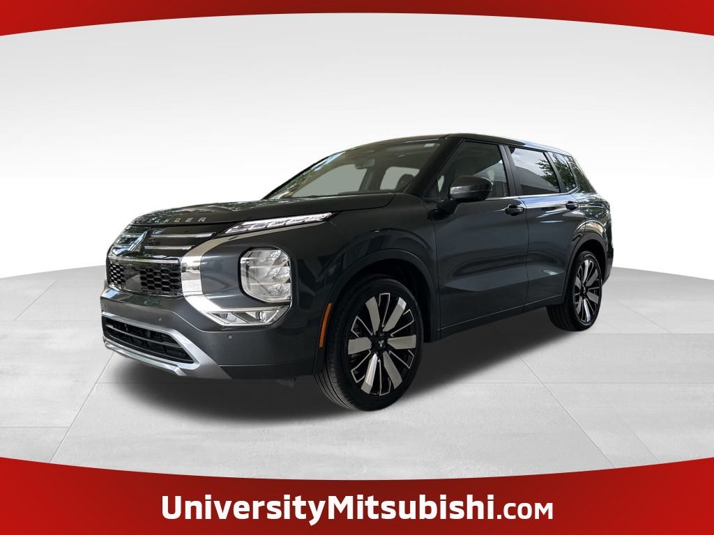 2025 Mitsubishi Outlander SE's photo
