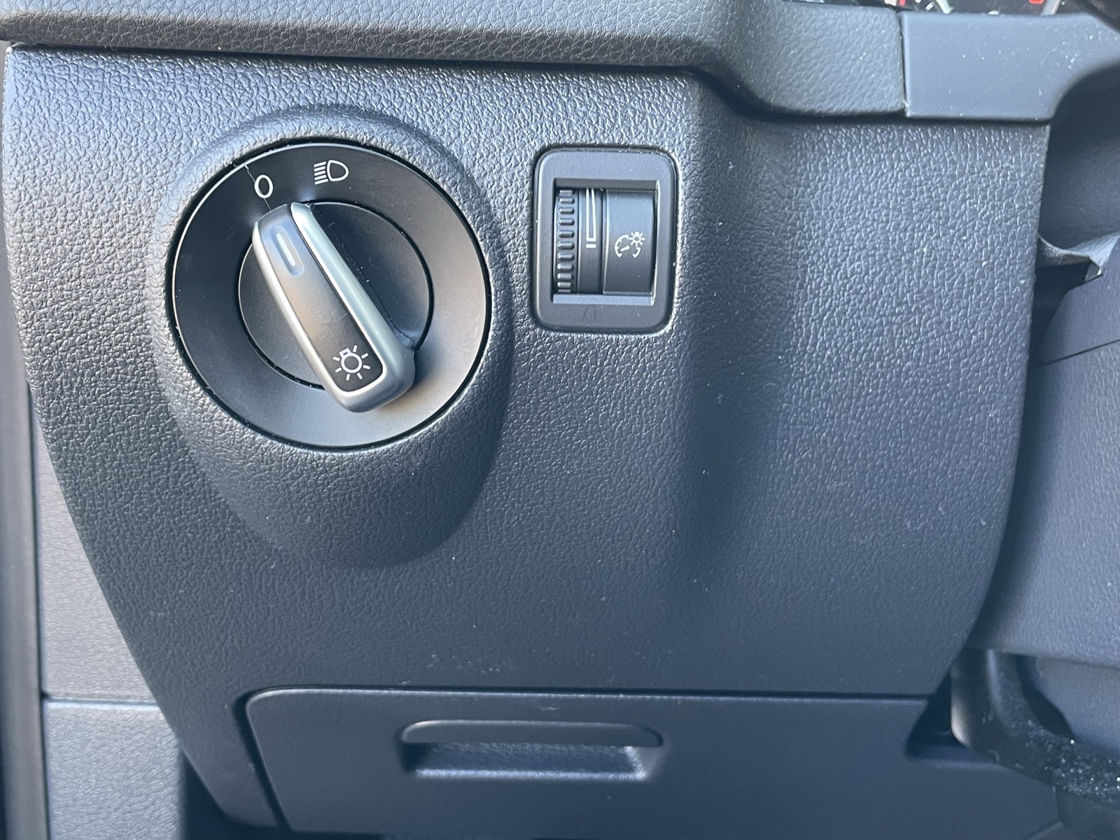 2012 Volkswagen Tiguan S photo 23
