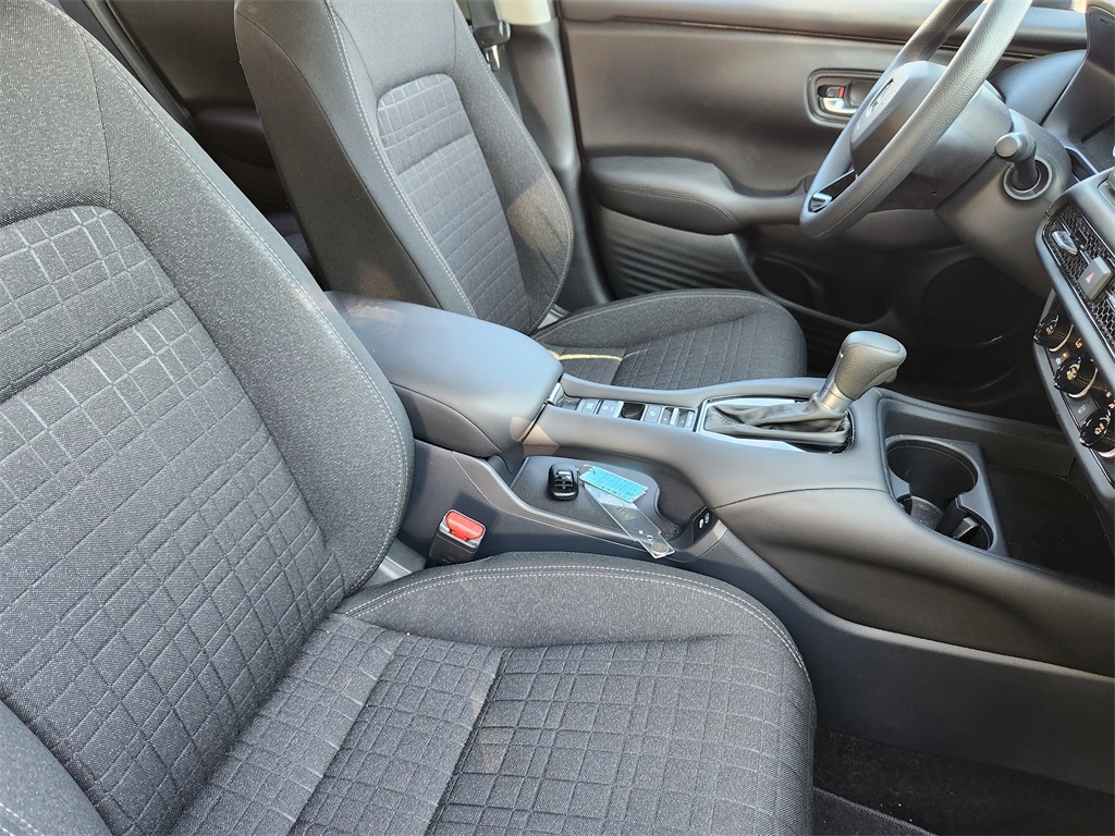 2025 Honda HR-V LX photo 12